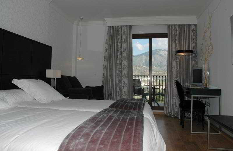 B Bou Hotel La Vinuela & Spa Eksteriør billede